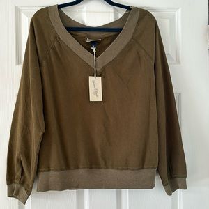 Universal threads sweatshirt